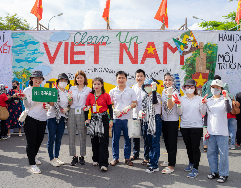 Herbario tài trợ cho chiến dịch Clean Up Việt Nam lần 5