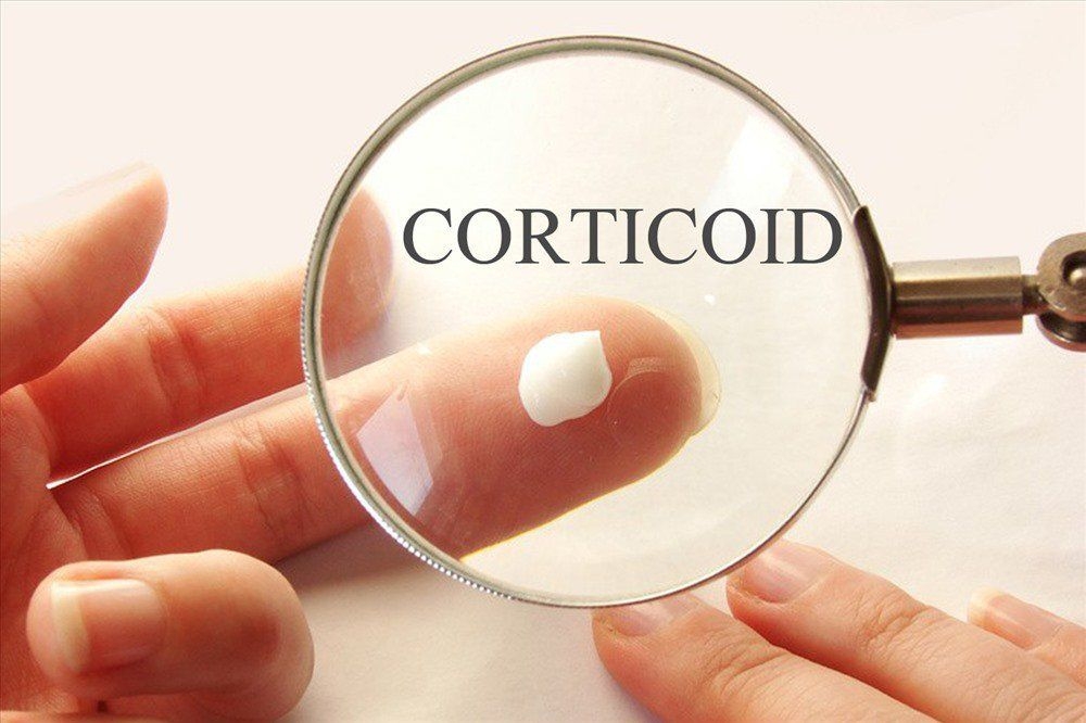 khong tu dung corticoid