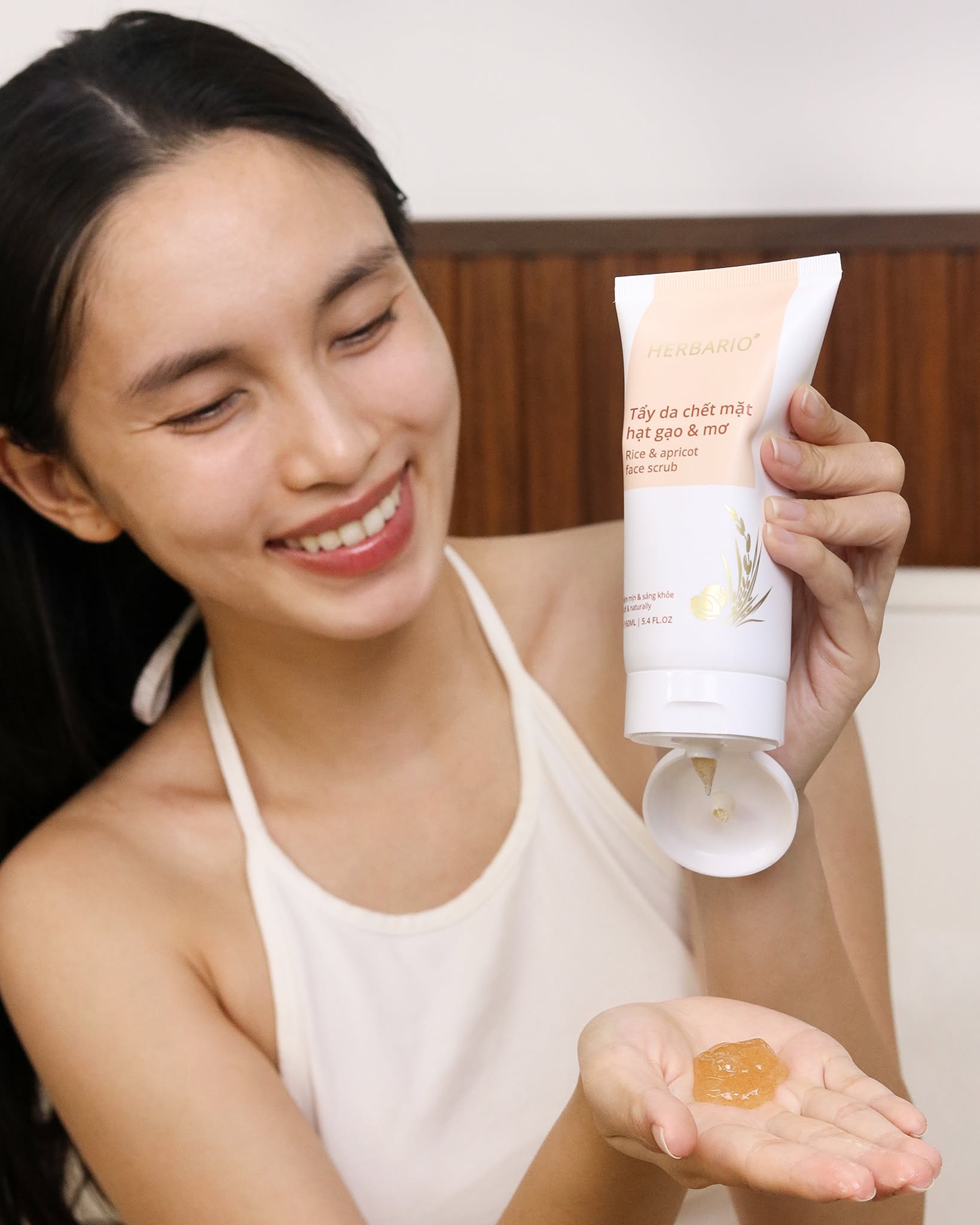 Tẩy da chết hạt gao & mơ Herbario tay da chet hat gao va mo Herbario