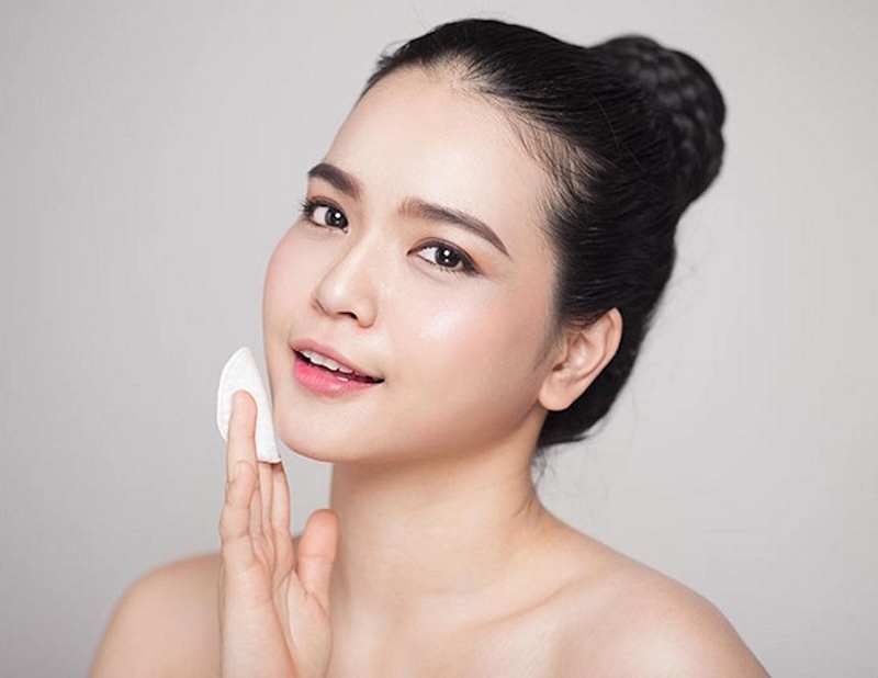 Da khô có nên dùng toner hằng ngày không da kho co nen dung toner hang ngay khong