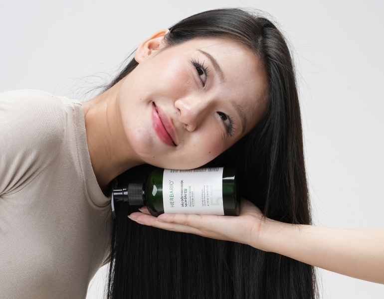 Dầu gội thảo dược sạch g&agrave;u 5T Herbario