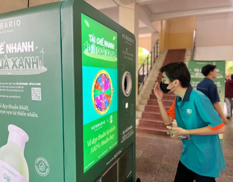 Vòng quay may mắn "Green Beauty Wheel"  Vòng quay may mắn "Green Beauty Wheel"