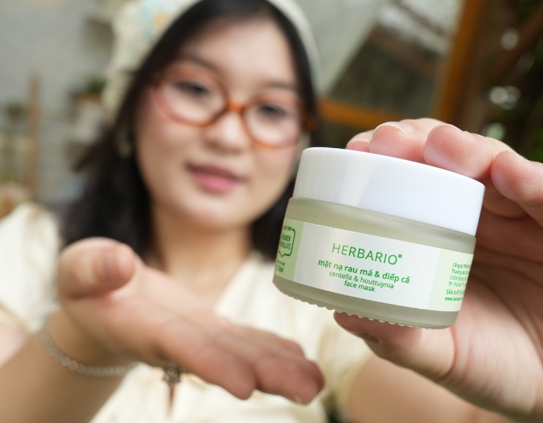 Sử dụng mặt nạ rau má diếp cá Herbario có bị kích ứng không?