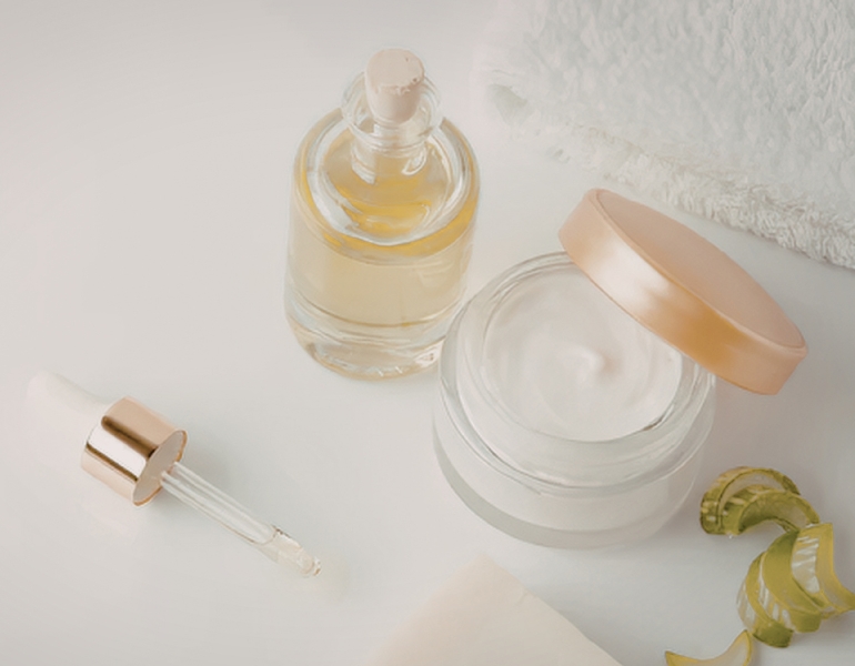 C&acirc;n bằng độ ẩm cho da với c&aacute;c sản phẩm dịu nhẹ