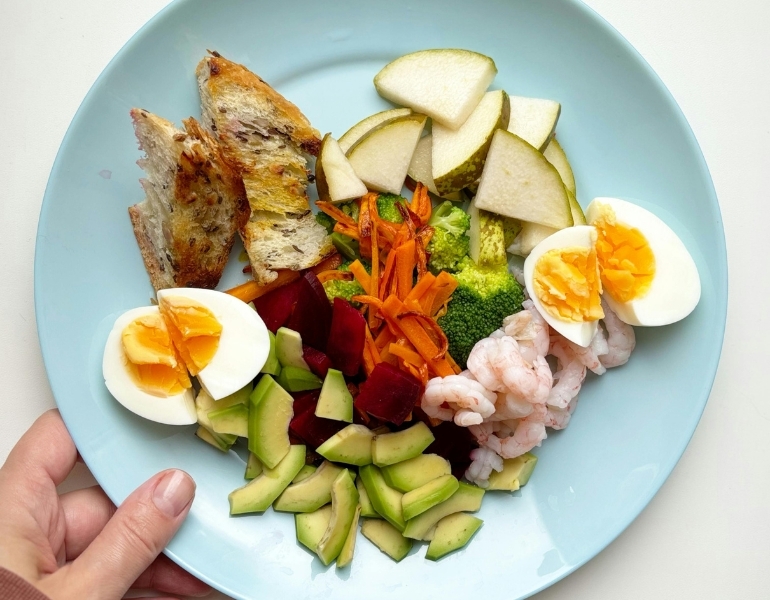 Chế độ dinh dưỡng ph&ugrave; hợp để kiểm so&aacute;t dầu nhờn