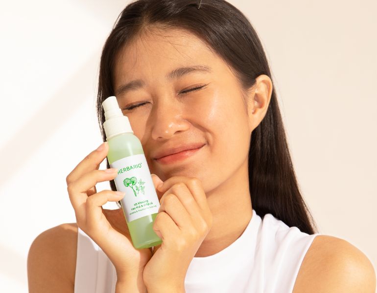 Xịt khoáng rau má diếp cá Herbario thuần chay có tốt không?