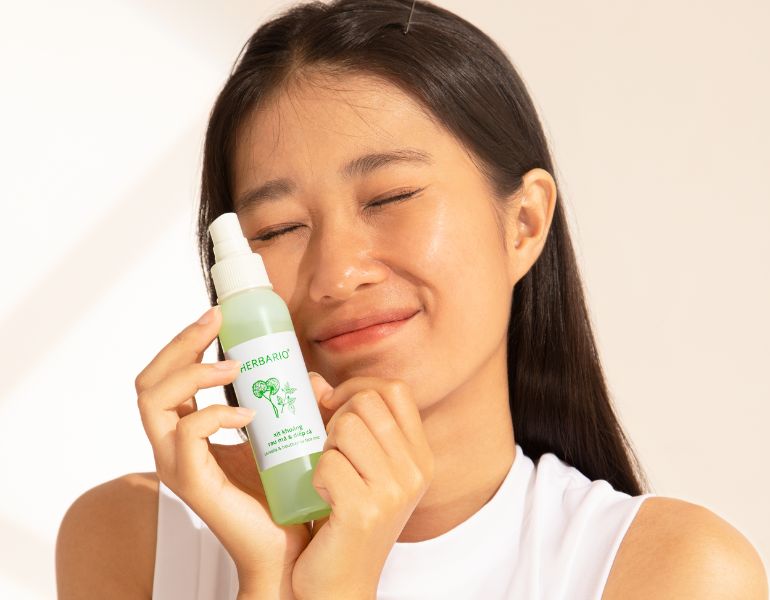 Xịt khoáng rau má diếp cá Herbario cân bằng độ pH cho da