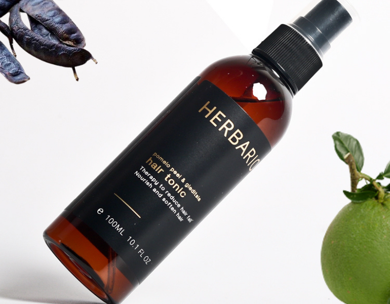 Nước dưỡng tóc Vỏ Bưởi & Bồ Kết Herbario có hương thơm từ vỏ bưởi và bồ kết  