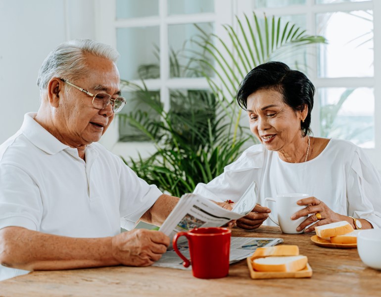 Người lớn tuổi có thể chăm sóc da khô tại nhà để giảm thiểu tình trạng lão hóa da