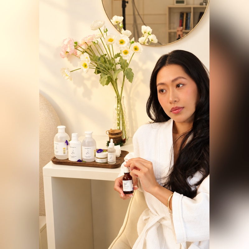 Một routine thư giãn cuối ngày: Đột phá tự nhiên cho làn da, mái tóc đến tâm trí từ thảo mộc Việt